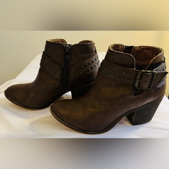 Blowfish Women’s Faux Leather Brown Ankle Booties with Studded Strap Size 7.5M - Picture 3 of 8